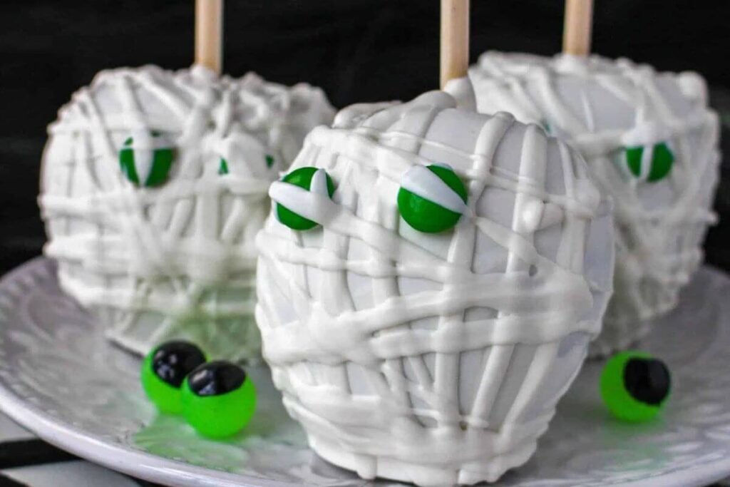 Candied Mummy Apples by Mamas On A Budget