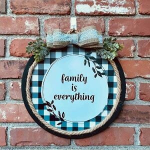 Easy Pizza Pan Wreath