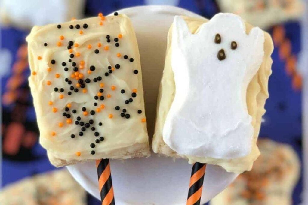 Ghostly Rice Krispie Treats by Mama Cheaps