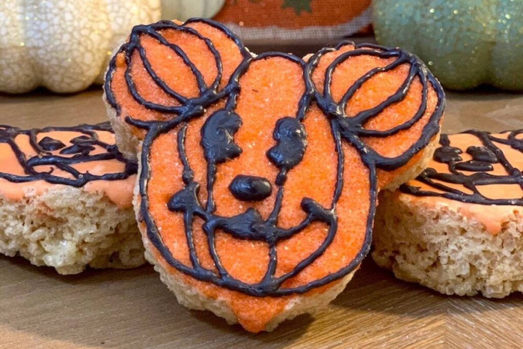 Pumpkin Mouse Rice Krispie Treats by Well If She Can Do It