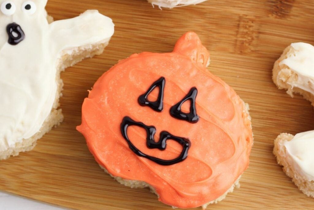 Spooktacular Rice Krispie Treats by Conservamom
