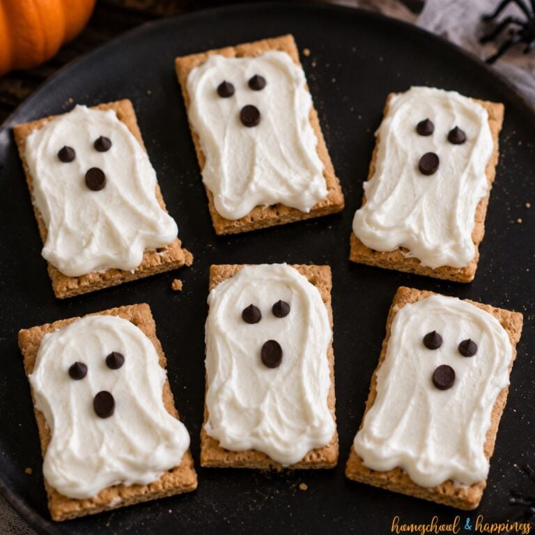 Graham Cracker Ghosts