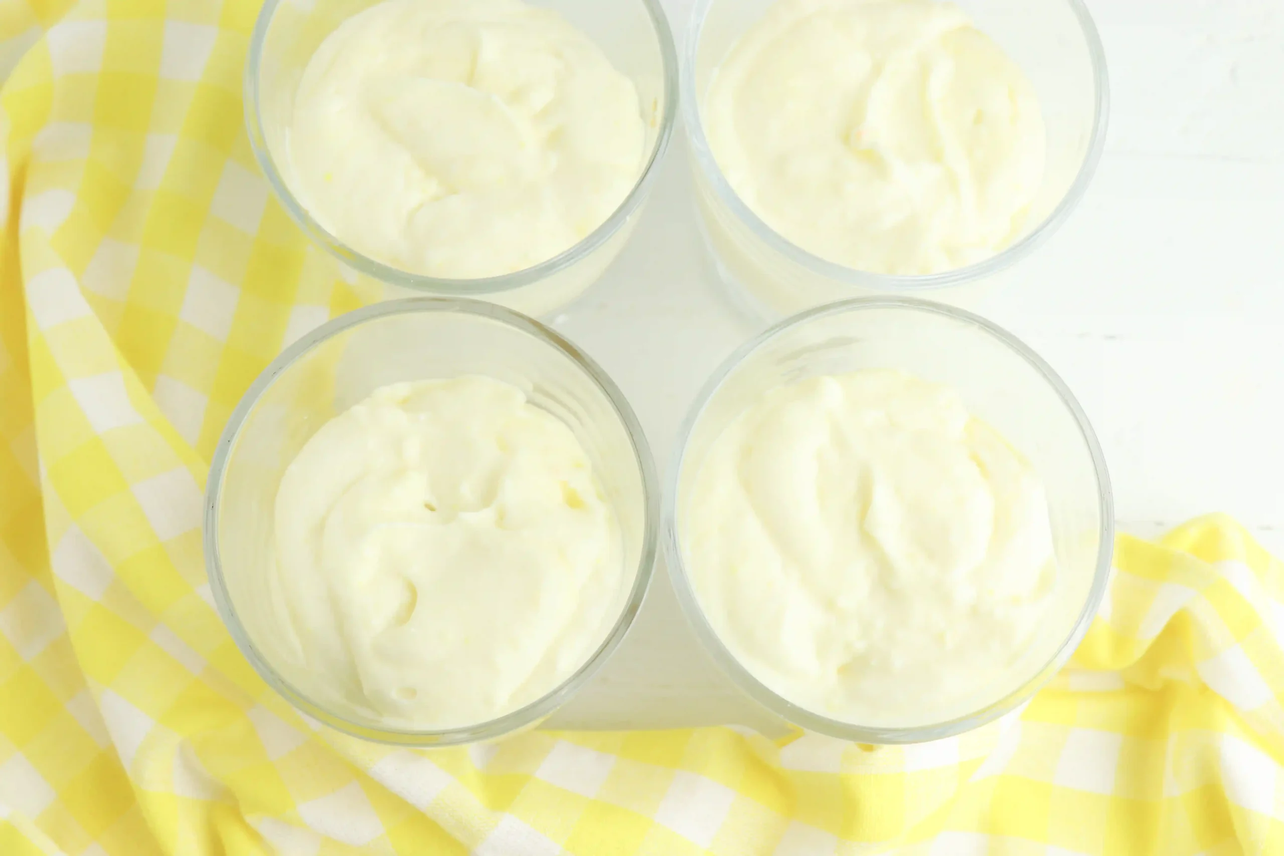 pund cake and banana pudding in trifle bowls